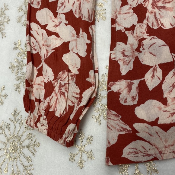 New Billabong Winding Roads Red Floral Print Top Blouse with Elastic Wrists !! - Picture 6 of 9